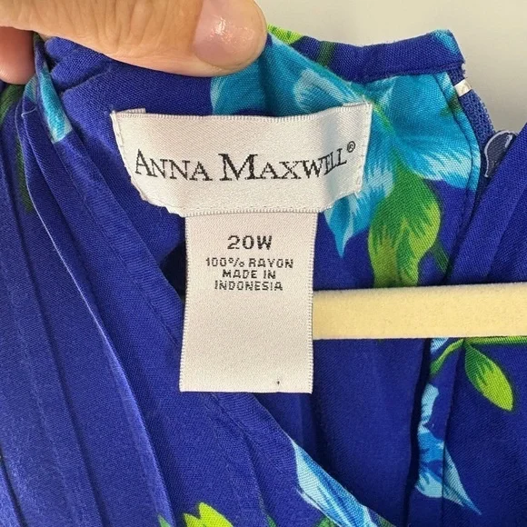 ANNA MAXWELL Hawaiian Blue Floral Maxi Dress pleated front - 20W - Picture 3 of 8